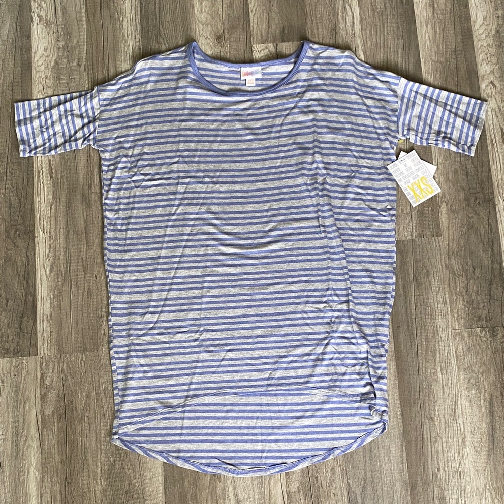 💚 3/$15 LuLaRoe Blue and Gray Striped Short Sleeve Tee B - Picture 2 of 2